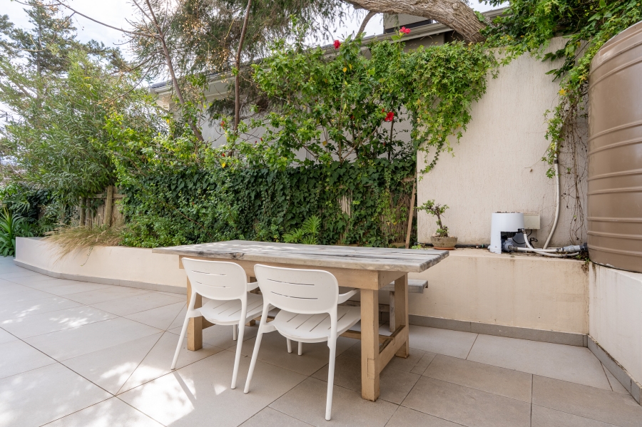 To Let 4 Bedroom Property for Rent in Camps Bay Western Cape